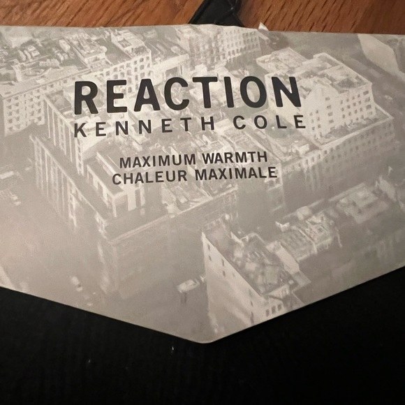 Kenneth Cole Reaction Hat and Scarf set brand new! - Picture 6 of 9